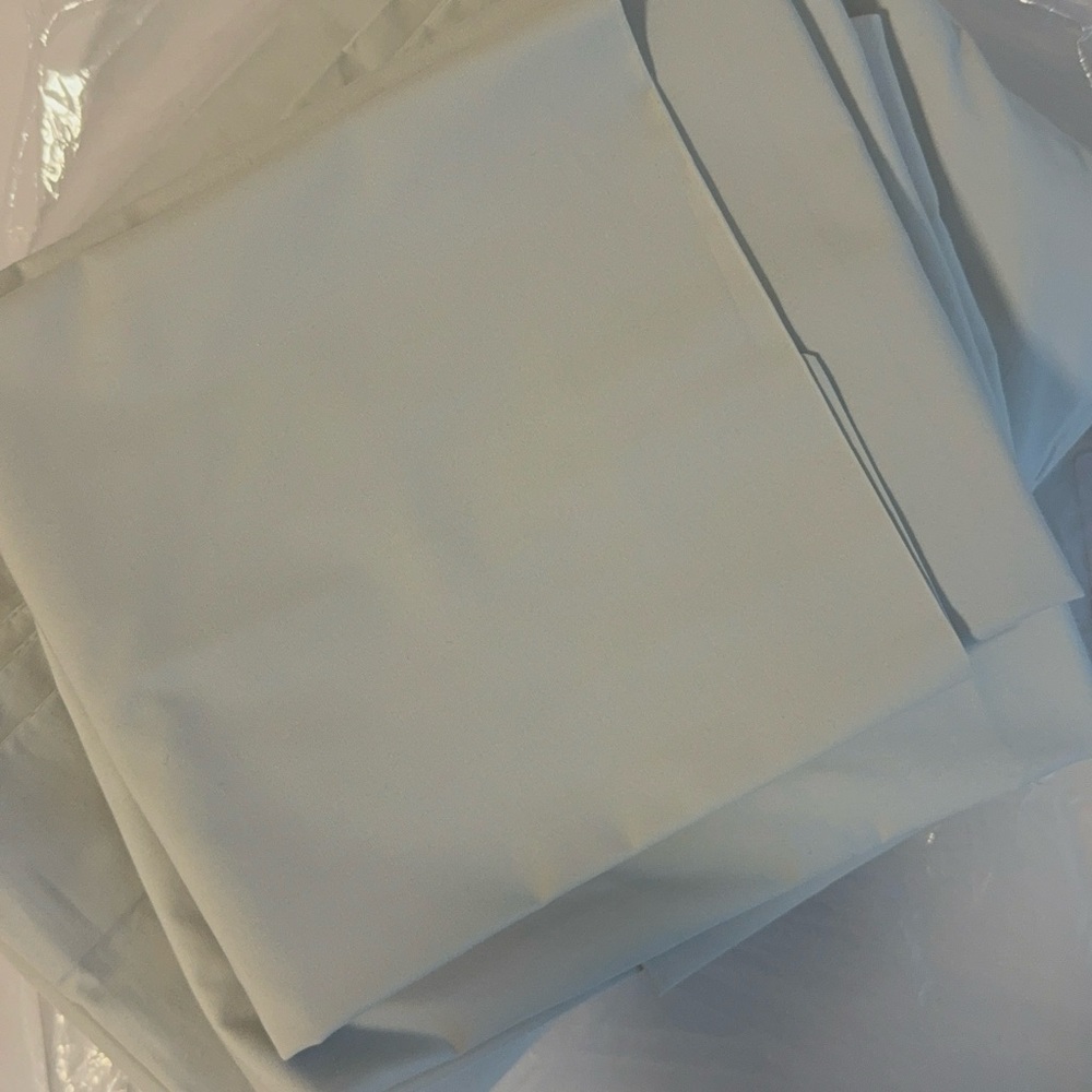 Quince Classic Organic Percale Duvet Cover Set - Picture 4 of 14